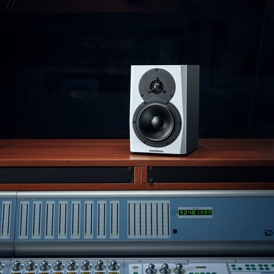 Dynaudio-LYD-5---White---01_1200x1200px